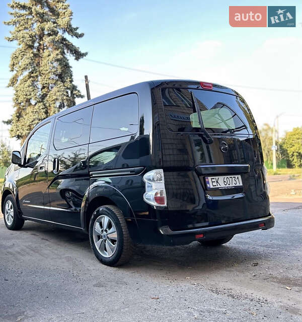 Мінівен Nissan e-NV200 2015 в Мурованих Курилівцях
