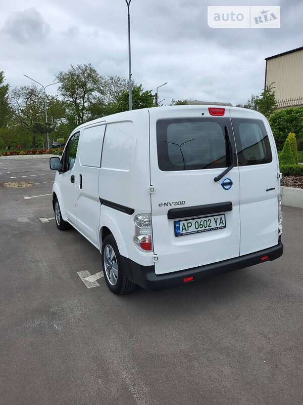 Грузовой фургон Nissan e-NV200 2017 в Запорожье