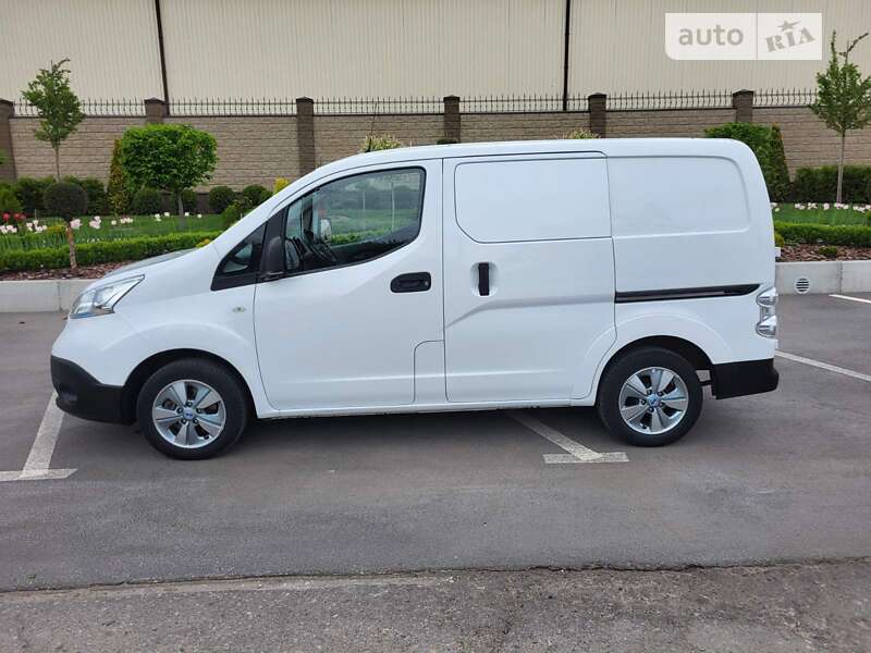 Грузовой фургон Nissan e-NV200 2017 в Запорожье