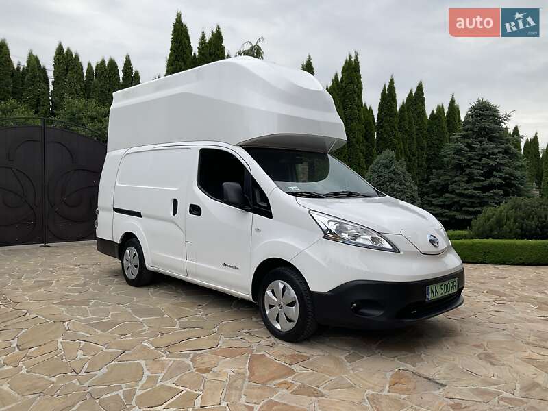 Грузовой фургон Nissan e-NV200 2022 в Ровно