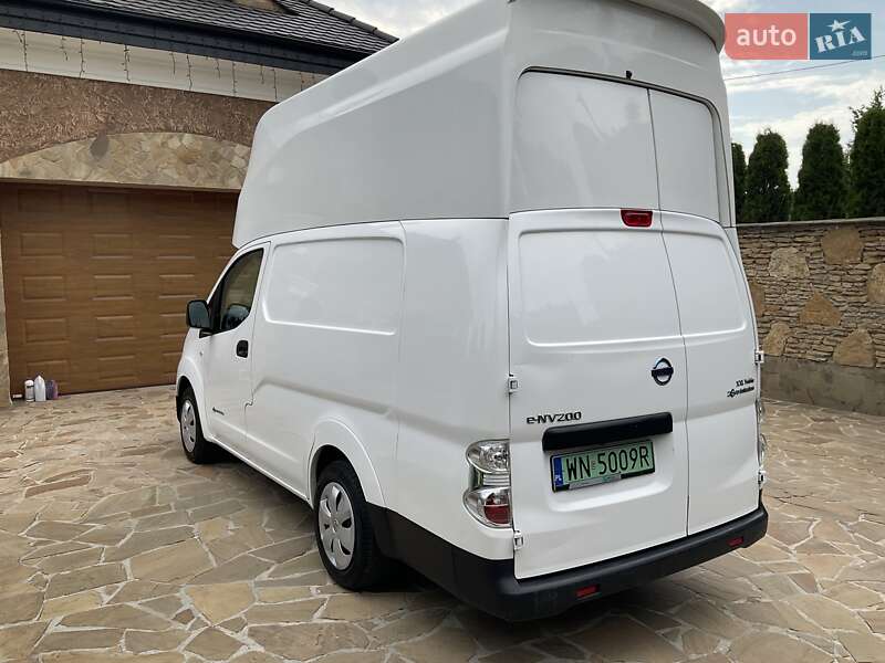 Грузовой фургон Nissan e-NV200 2022 в Ровно