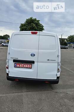 Грузовой фургон Nissan e-NV200 2018 в 