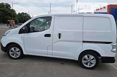 Грузовой фургон Nissan e-NV200 2018 в 