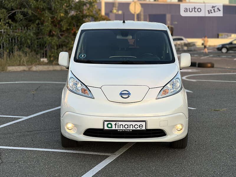 Минивэн Nissan e-NV200 2015 в Киеве