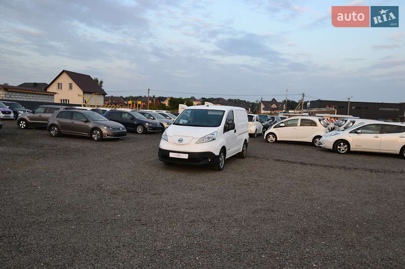 Вантажний фургон Nissan e-NV200 2015 в Луцьку