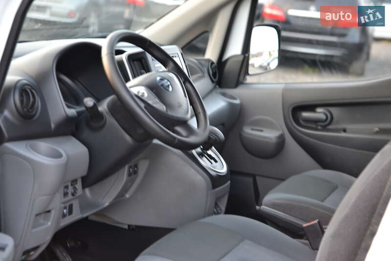 Вантажний фургон Nissan e-NV200 2015 в Луцьку