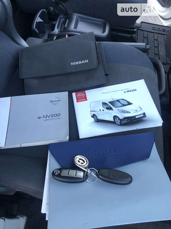 Вантажний фургон Nissan e-NV200 2016 в Вінниці