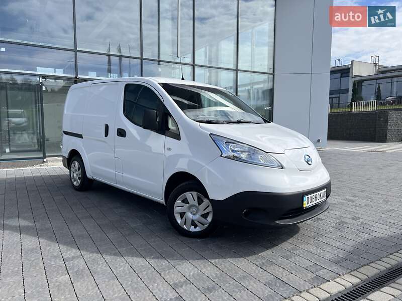 Вантажний фургон Nissan e-NV200 2018 в Львові