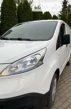 Грузовой фургон Nissan e-NV200 2017 в 