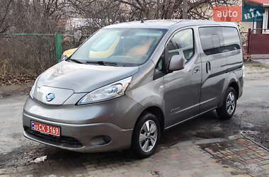 Мінівен Nissan e-NV200 2015 в Нових Санжарах