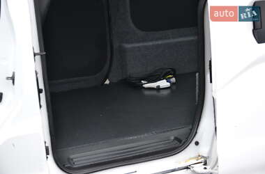 Грузовой фургон Nissan e-NV200 2020 в Луцке