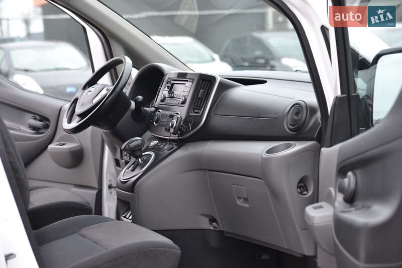Грузовой фургон Nissan e-NV200 2020 в Луцке
