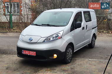 Вантажний фургон Nissan e-NV200 2014 в Нових Санжарах