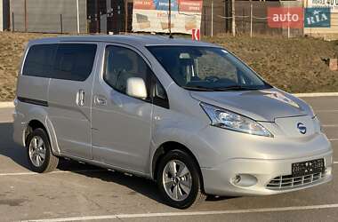 Минивэн Nissan e-NV200 2018 в 
