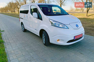 Минивэн Nissan e-NV200 2019 в 