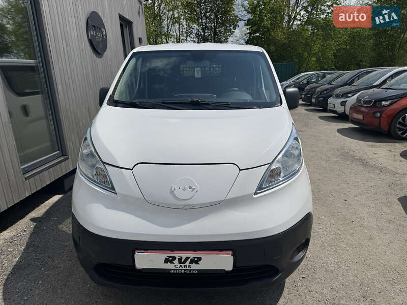 Вантажний фургон Nissan e-NV200 2018 в Тернополі