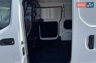 Грузовой фургон Nissan e-NV200 2019 в 