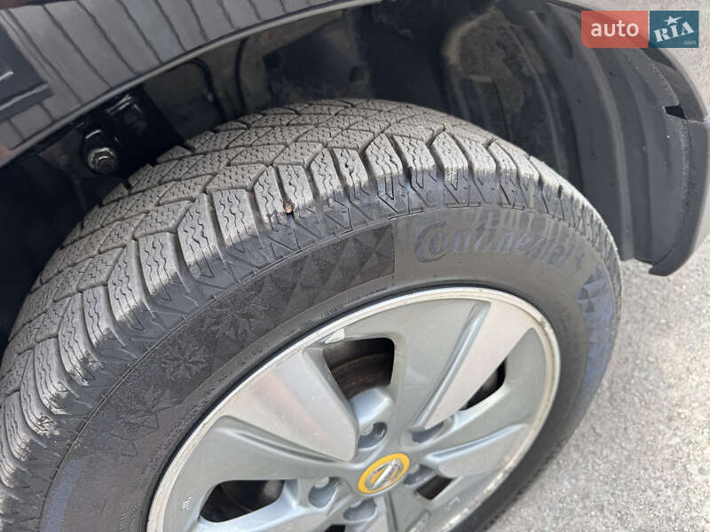 Вантажний фургон Nissan e-NV200 2015 в Тернополі