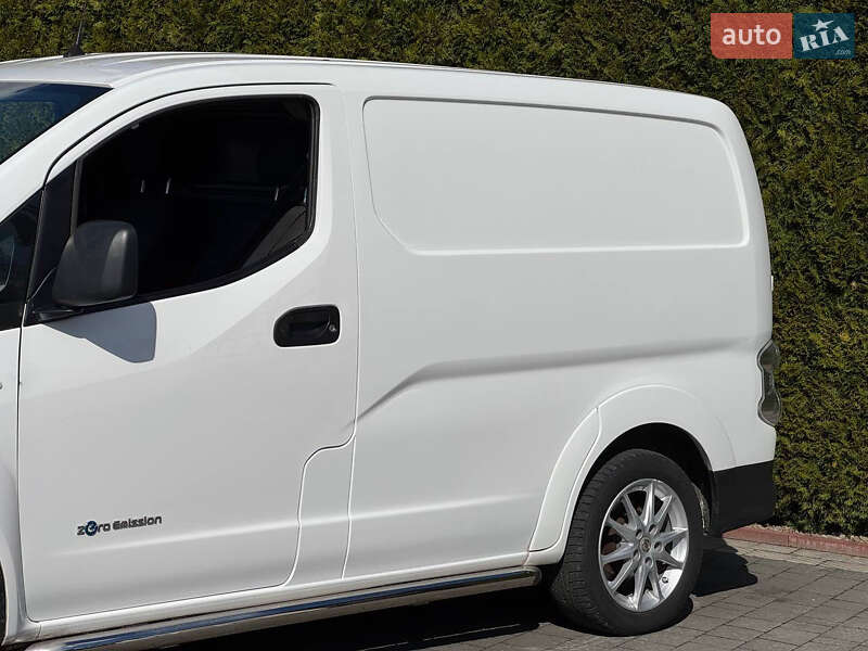 Вантажний фургон Nissan e-NV200 2020 в Стрию