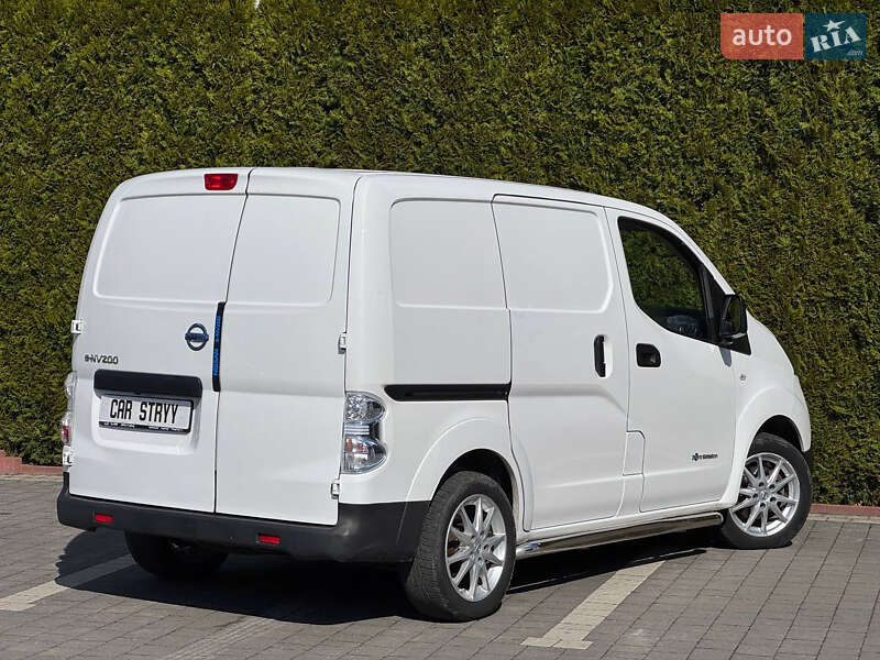 Вантажний фургон Nissan e-NV200 2020 в Стрию