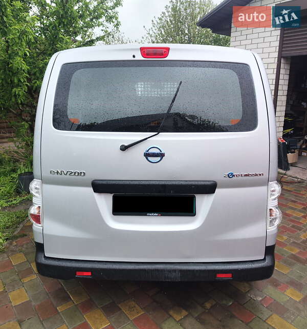 Грузовой фургон Nissan e-NV200 2019 в Новых Санжарах