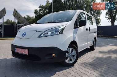 Вантажний фургон Nissan e-NV200 2014 в Володимирі