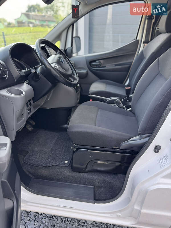 Вантажний фургон Nissan e-NV200 2019 в Рівному