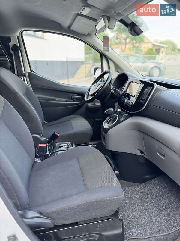 Вантажний фургон Nissan e-NV200 2019 в Рівному