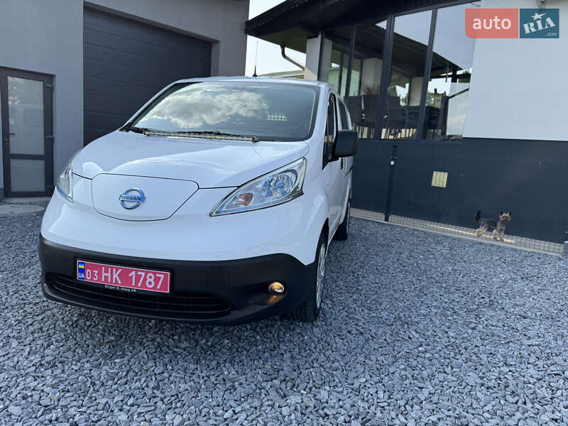 Вантажний фургон Nissan e-NV200 2019 в Рівному