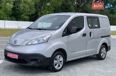 Вантажний фургон Nissan e-NV200 2015 в Луцьку