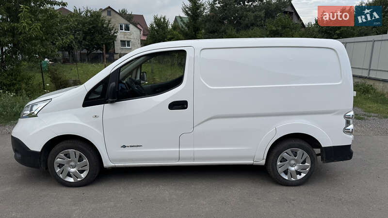 Грузовой фургон Nissan e-NV200 2020 в Ужгороде