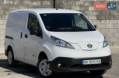 Грузовой фургон Nissan e-NV200 2018 в Сарнах