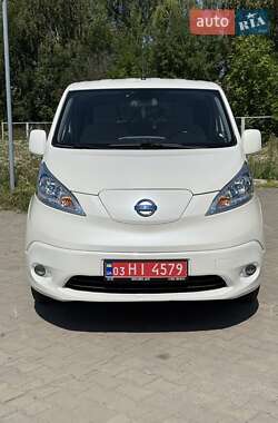 Мінівен Nissan e-NV200 2015 в Володимирі