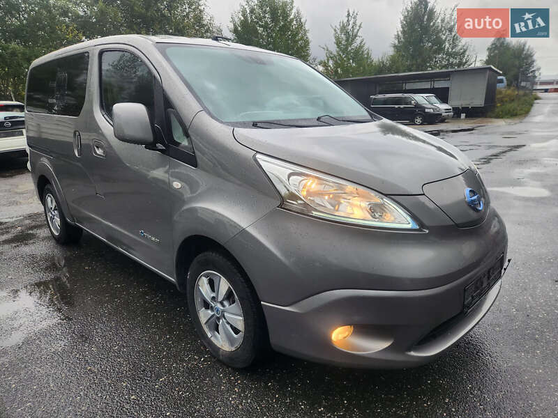 Минивэн Nissan e-NV200 2015 в Киеве