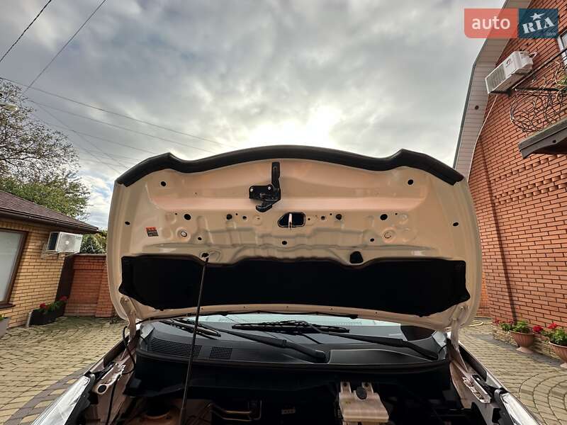 Грузовой фургон Nissan e-NV200 2018 в Хмельницком