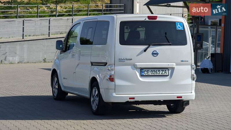Мінівен Nissan e-NV200 2015 в Чернівцях