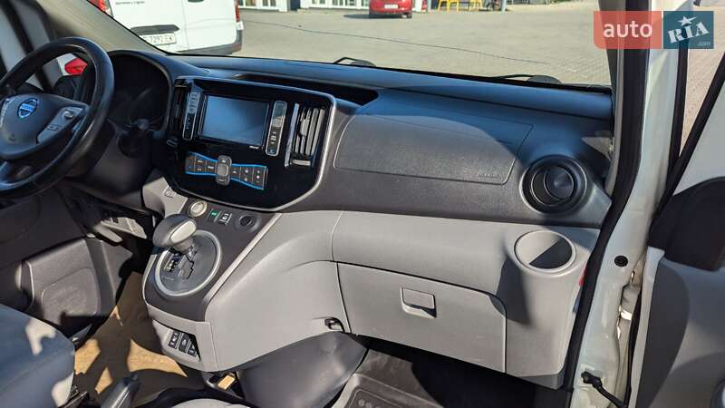 Мінівен Nissan e-NV200 2015 в Чернівцях