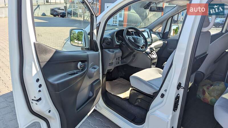 Мінівен Nissan e-NV200 2015 в Чернівцях