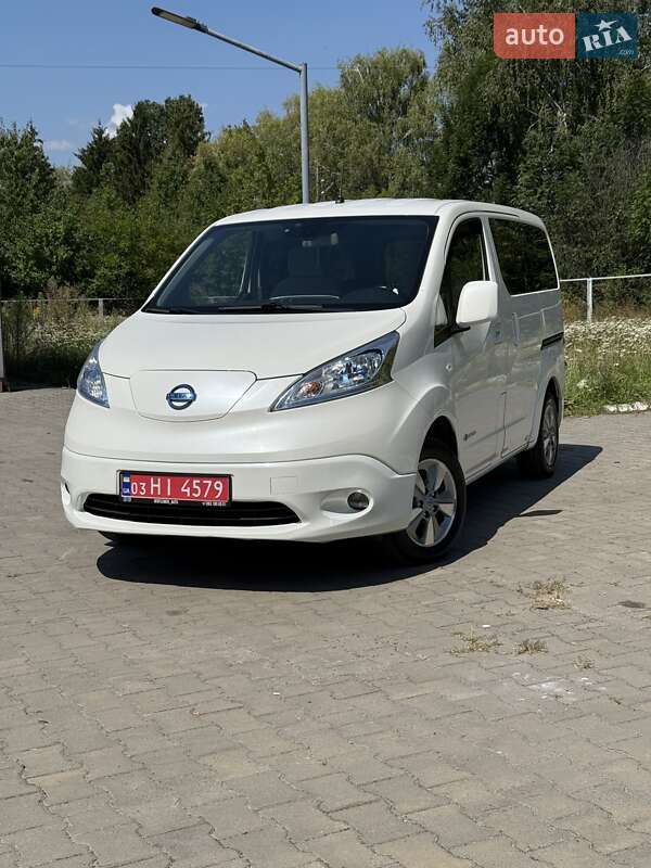 Nissan e-NV200 2015