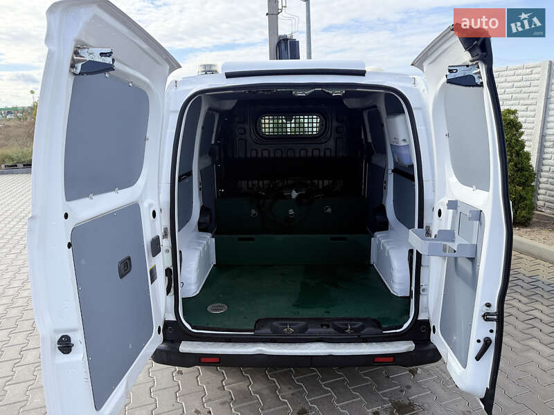 Вантажний фургон Nissan e-NV200 2015 в Дніпрі фото 15 Вантажний фургон Nissan e-NV200 2015 в Дніпрі