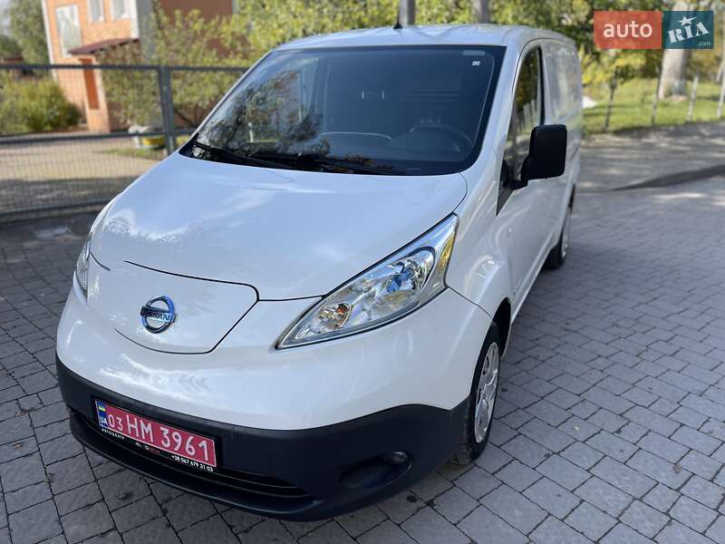 Грузовой фургон Nissan e-NV200 2019 в Хмельницком