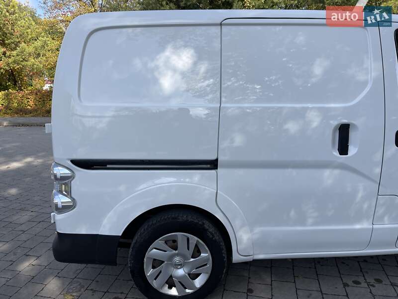 Грузовой фургон Nissan e-NV200 2019 в Хмельницком