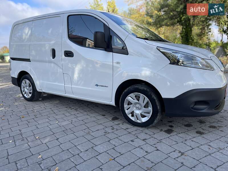Грузовой фургон Nissan e-NV200 2019 в Хмельницком