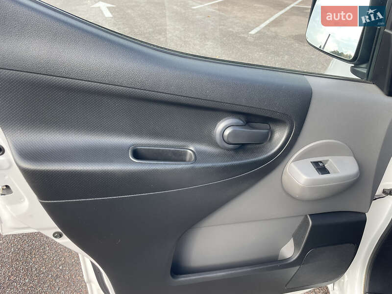 Минивэн Nissan e-NV200 2014 в Житомире