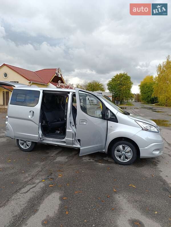 Мінівен Nissan e-NV200 2018 в Семенівці
