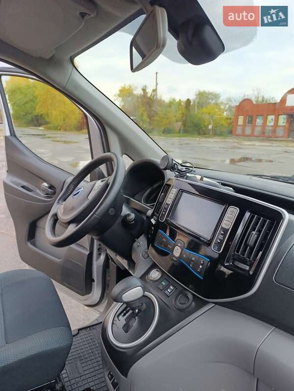 Мінівен Nissan e-NV200 2018 в Семенівці