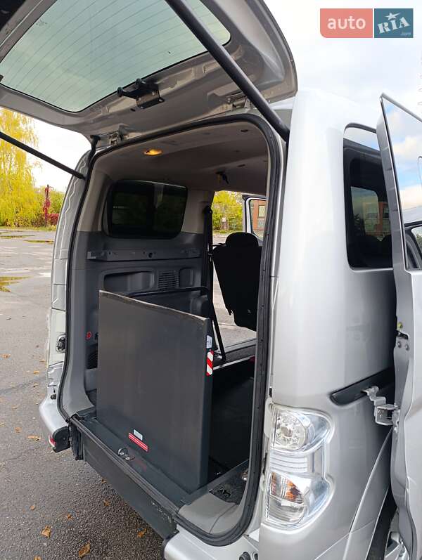 Мінівен Nissan e-NV200 2018 в Семенівці