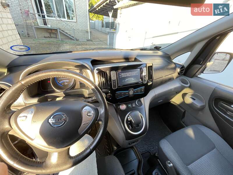 Мінівен Nissan e-NV200 2016 в Дніпрі