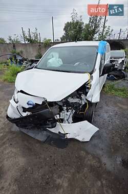 Грузовой фургон Nissan e-NV200 2016 в Львове