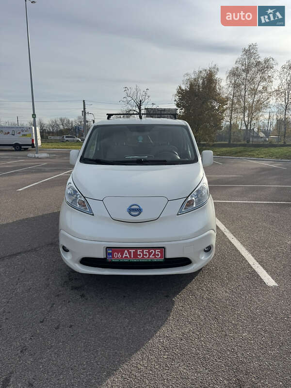 Nissan e-NV200 2015